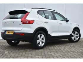 Volvo XC40 thumbnail 6