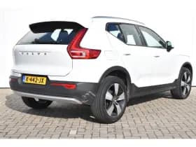 Volvo XC40 thumbnail 4