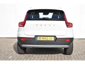Volvo XC40 thumbnail 5