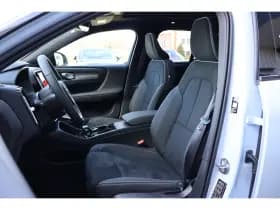 Volvo EX40 thumbnail 5