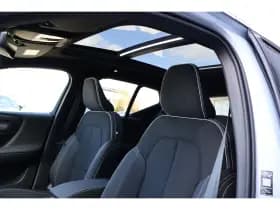 Volvo EX40 thumbnail 6