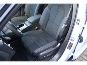 Volvo EX40 thumbnail 8