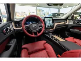 Volvo XC60 thumbnail 3