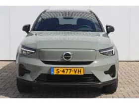 Volvo XC40 thumbnail 2