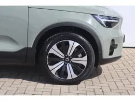 Volvo XC40 thumbnail 4