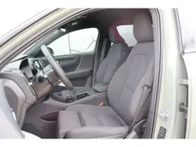 Volvo XC40 thumbnail 6