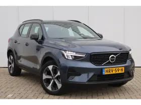 Volvo XC40 thumbnail 2