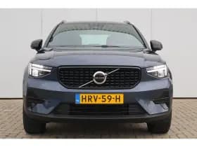 Volvo XC40 thumbnail 3