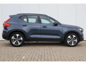 Volvo XC40 thumbnail 4