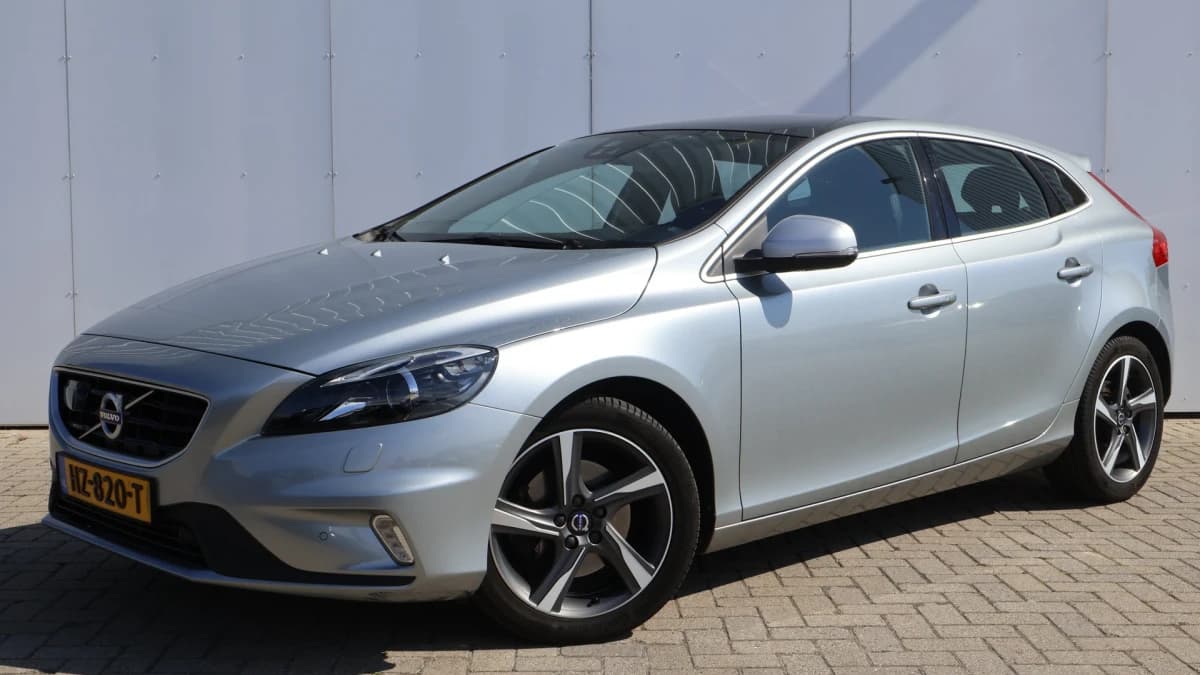 Volvo V40 — foto 1