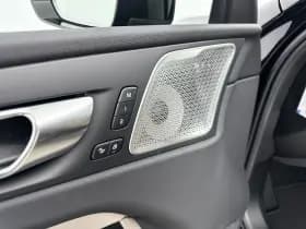 Volvo XC60 thumbnail 24