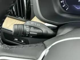 Volvo XC60 thumbnail 25