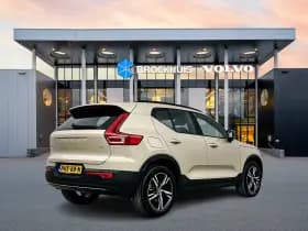 Volvo XC40 thumbnail 3