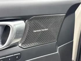 Volvo XC40 thumbnail 25