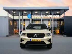 Volvo XC40 thumbnail 5