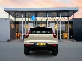 Volvo XC40 thumbnail 6