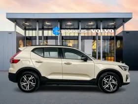 Volvo XC40 thumbnail 7