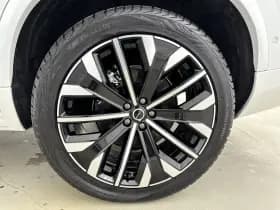 Volvo XC90 thumbnail 31