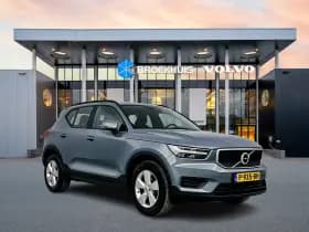 Volvo XC40 thumbnail 2