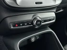 Volvo XC40 thumbnail 23