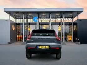 Volvo XC40 thumbnail 6