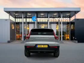 Volvo EX40 thumbnail 6