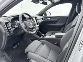 Volvo EX40 thumbnail 9