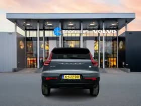 Volvo XC40 thumbnail 6