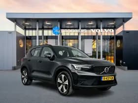 Volvo XC40 thumbnail 2