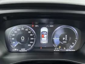 Volvo XC40 thumbnail 17