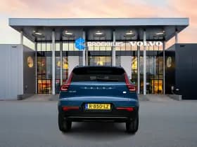 Volvo XC40 thumbnail 6