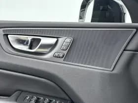 Volvo XC60 thumbnail 24