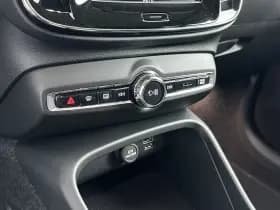 Volvo XC40 thumbnail 23