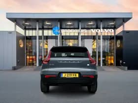 Volvo XC40 thumbnail 6