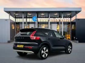 Volvo XC40 thumbnail 3