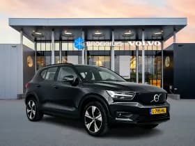 Volvo XC40 thumbnail 2