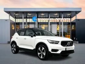 Volvo XC40 thumbnail 2