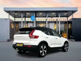 Volvo XC40 thumbnail 3