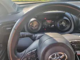 Toyota Yaris 1.5 Hybrid Dynamic thumbnail 14