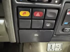 Land Rover Discovery thumbnail 17