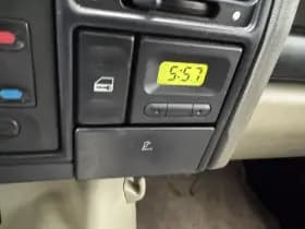 Land Rover Discovery thumbnail 23