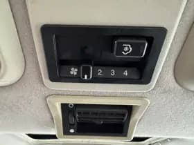 Land Rover Discovery thumbnail 27