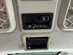 Land Rover Discovery thumbnail 28