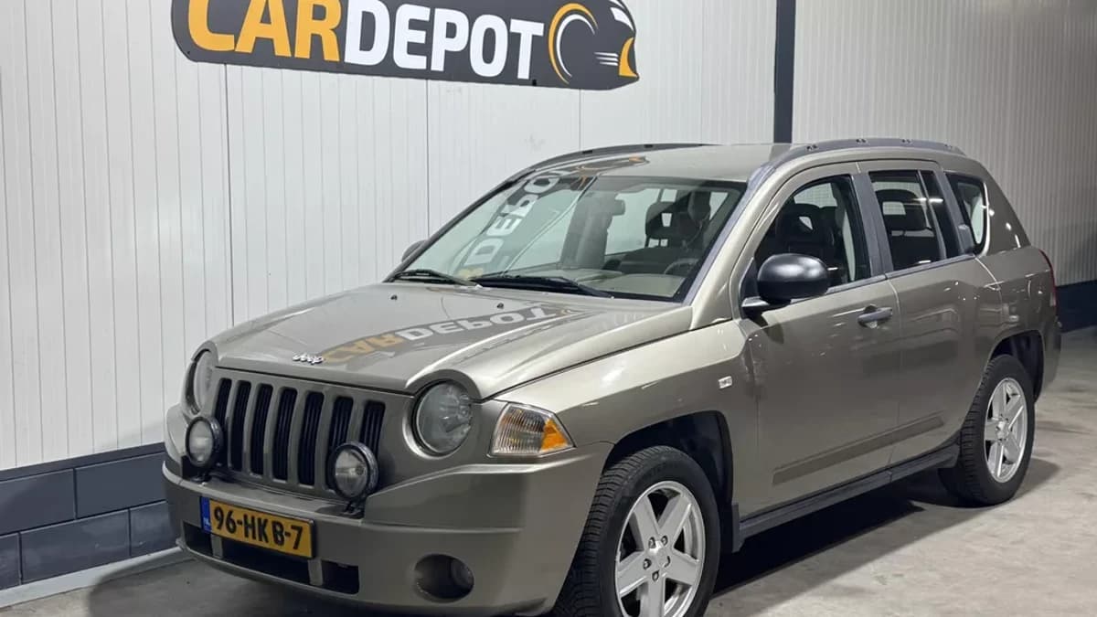 Jeep Compass — foto 1
