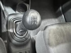 Toyota Yaris thumbnail 16