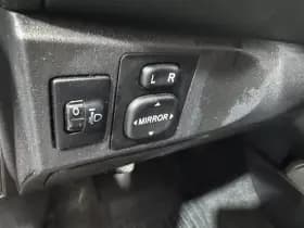 Toyota Yaris thumbnail 18