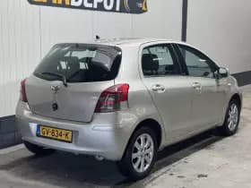 Toyota Yaris thumbnail 5