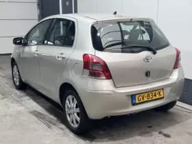 Toyota Yaris thumbnail 7