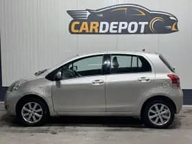 Toyota Yaris thumbnail 8