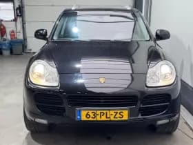 Porsche Cayenne thumbnail 2